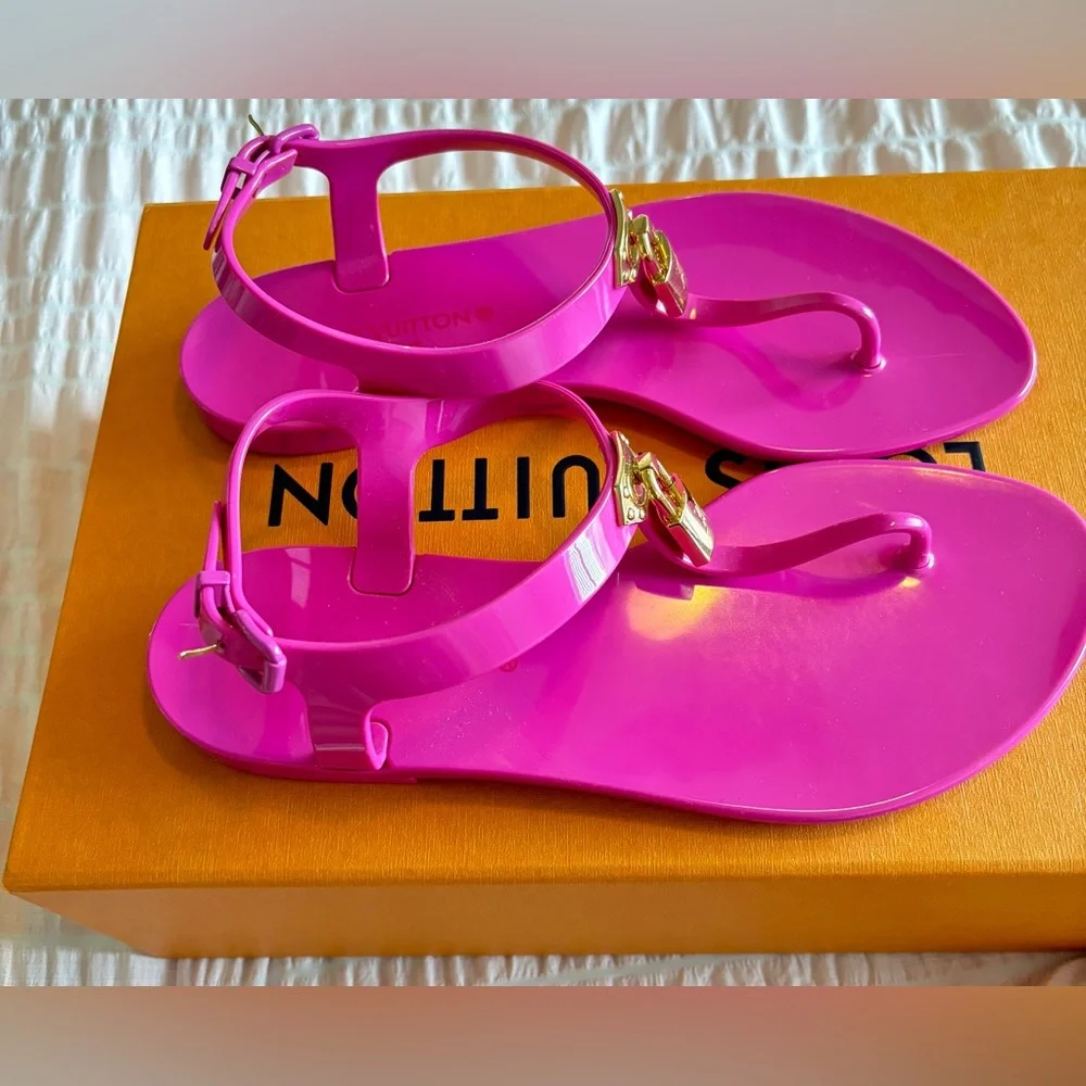 NWT • Louis Vuitton • Bikini Flat Sandals • Fuchsia • Size 37 EU • Never Worn - Picture 4 of 9